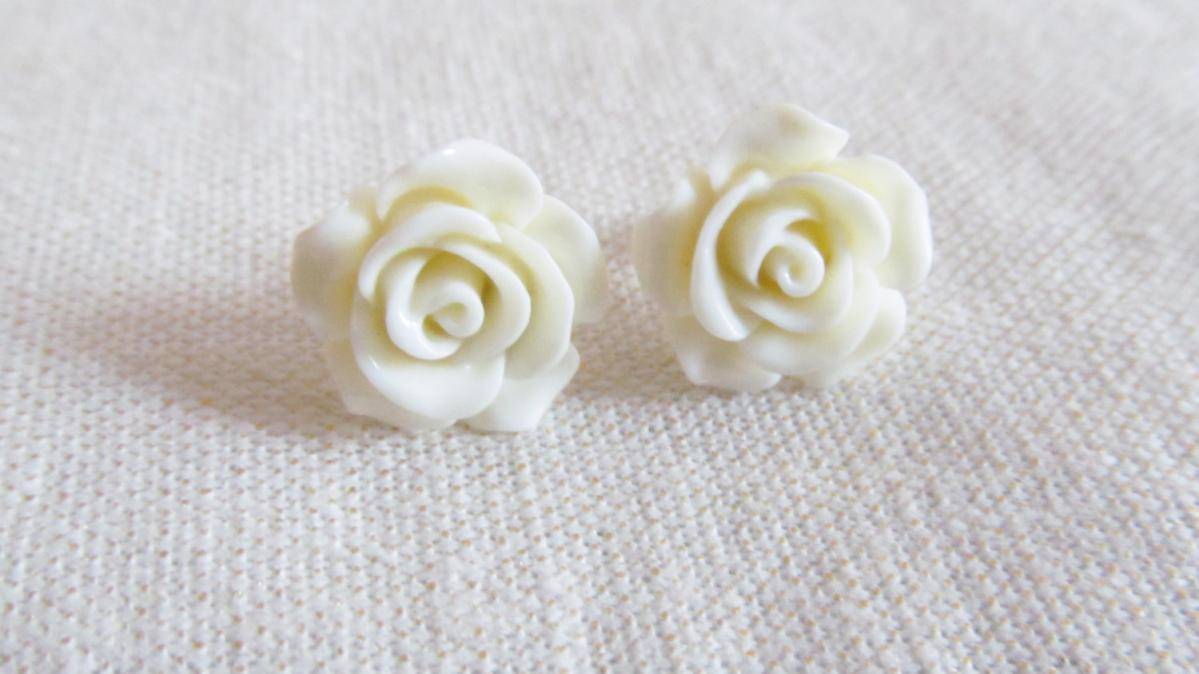 White Flower Stud Earrings